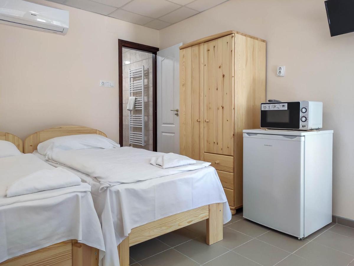 Thermál Motel Kiskunmajsa Esterno foto