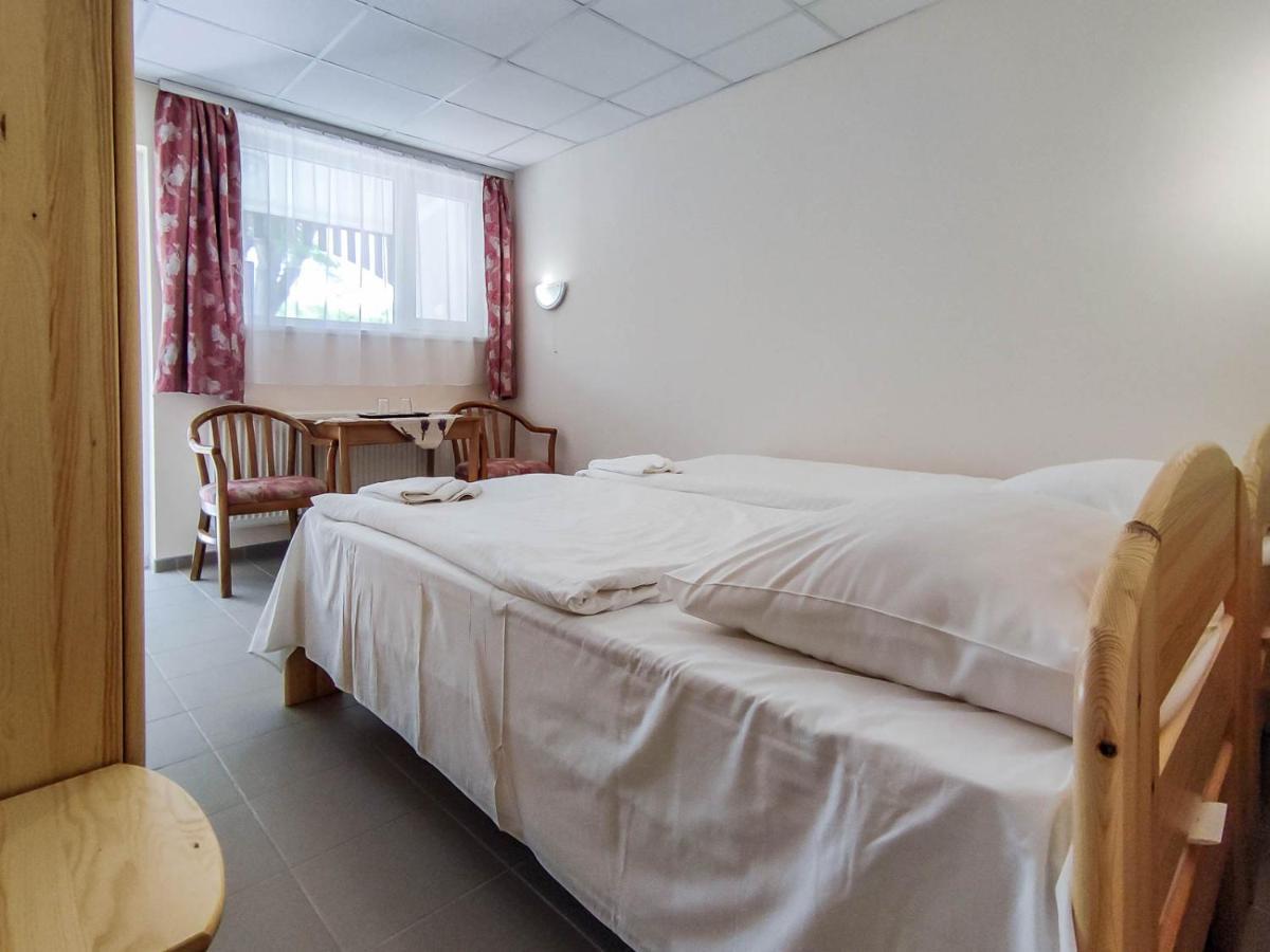Thermál Motel Kiskunmajsa Esterno foto
