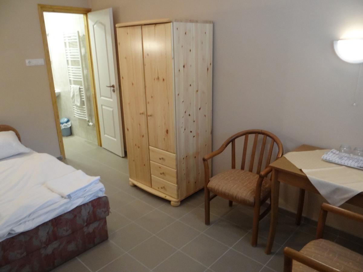 Thermál Motel Kiskunmajsa Esterno foto
