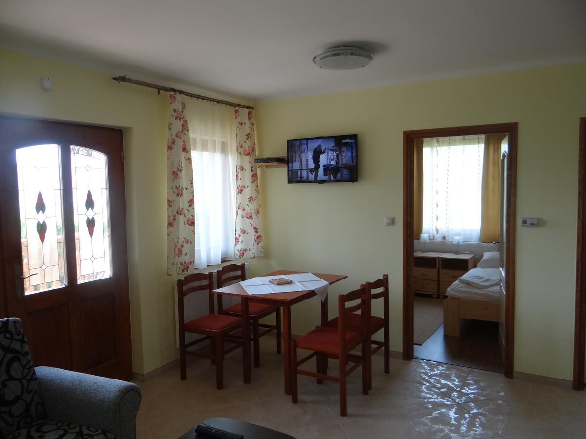 Thermál Motel Kiskunmajsa Esterno foto